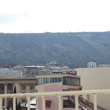 Herrmas Hostel Tbilisi Ngoại thất bức ảnh