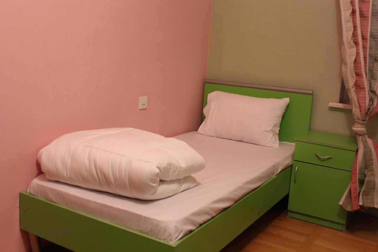 Herrmas Hostel Tbilisi Ngoại thất bức ảnh