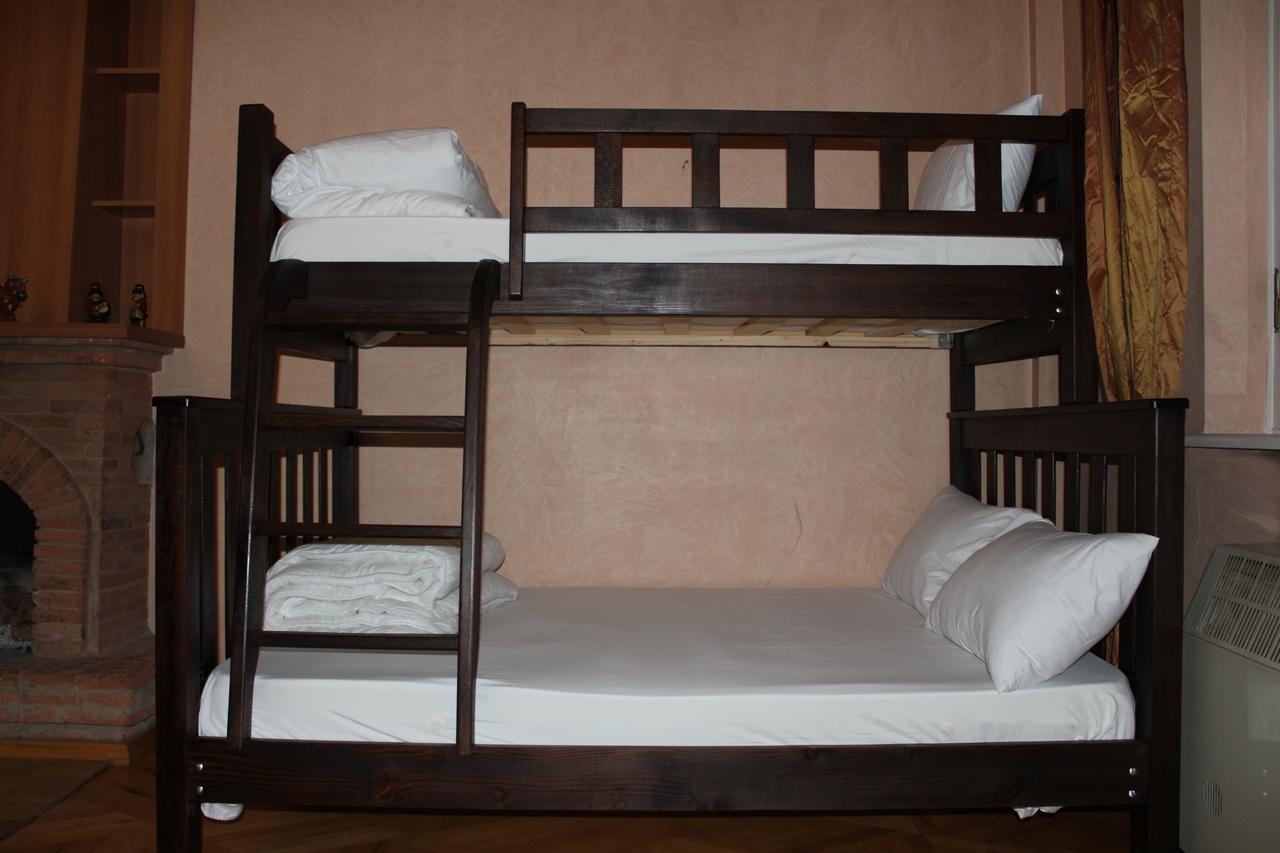 Herrmas Hostel Tbilisi Ngoại thất bức ảnh