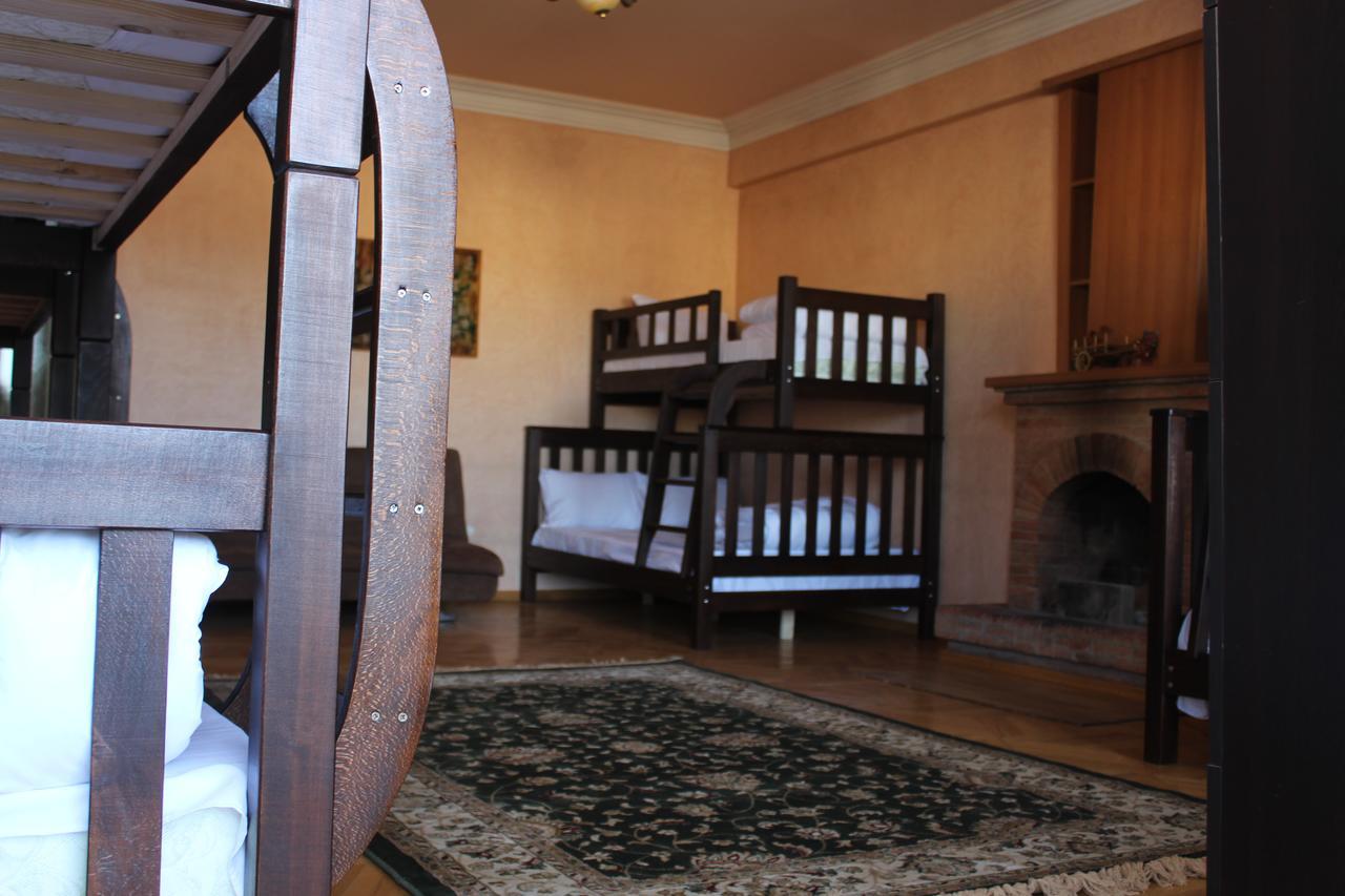 Herrmas Hostel Tbilisi Ngoại thất bức ảnh