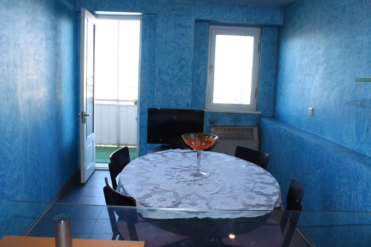 Herrmas Hostel Tbilisi Ngoại thất bức ảnh
