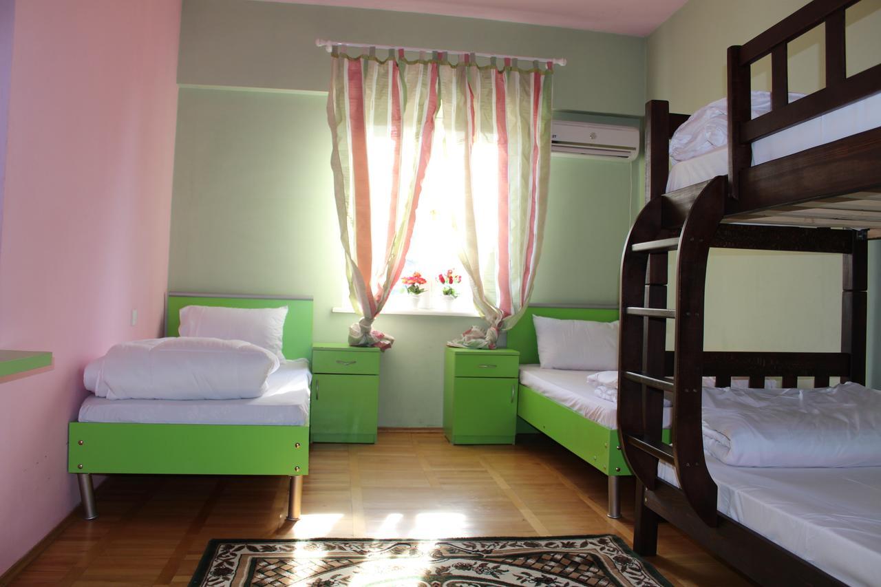 Herrmas Hostel Tbilisi Ngoại thất bức ảnh