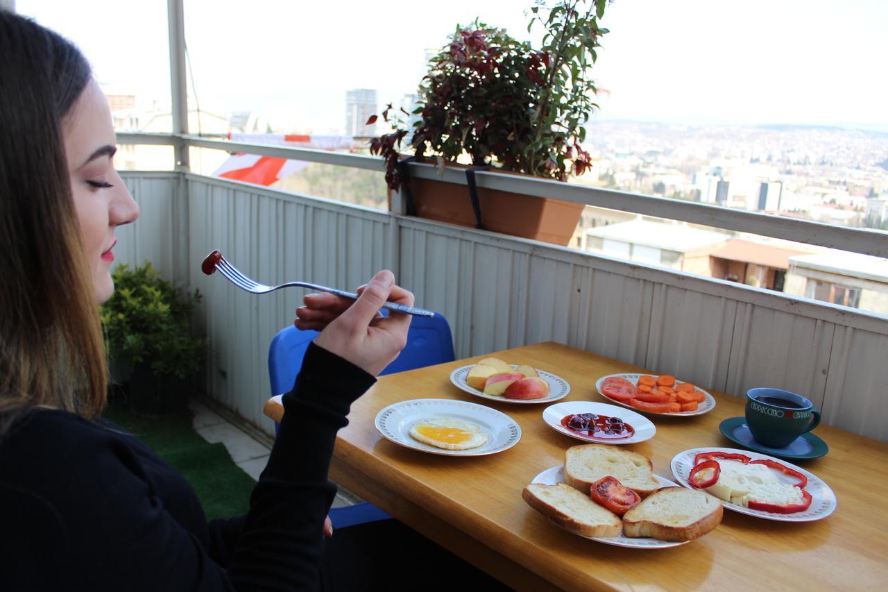 Herrmas Hostel Tbilisi Ngoại thất bức ảnh