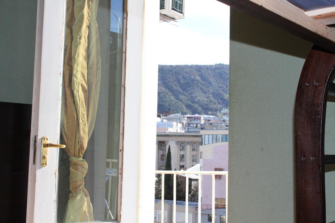 Herrmas Hostel Tbilisi Ngoại thất bức ảnh