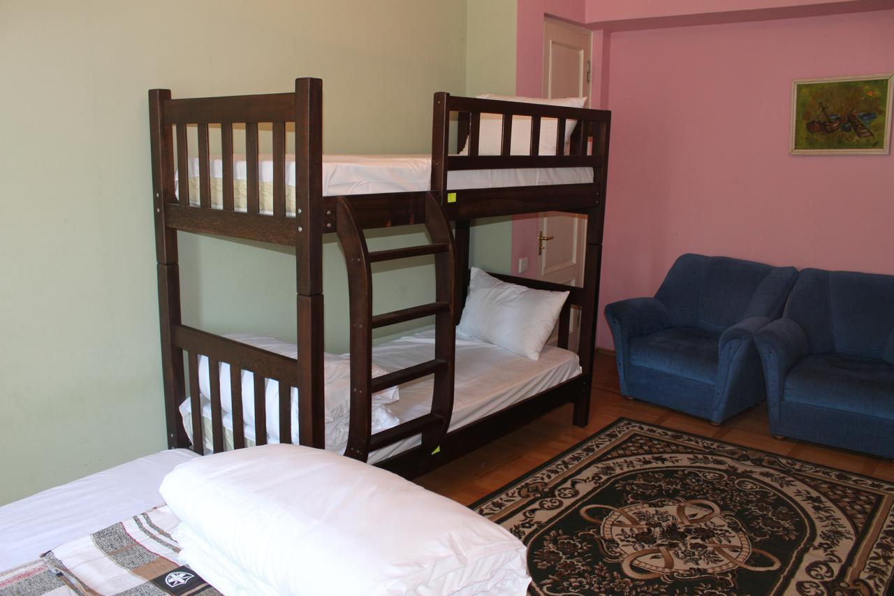 Herrmas Hostel Tbilisi Ngoại thất bức ảnh