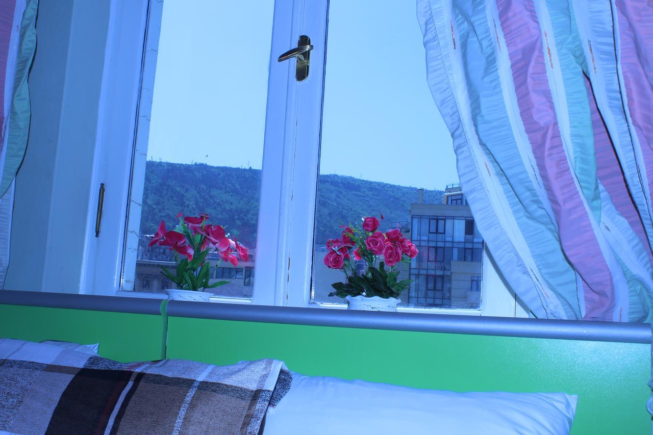 Herrmas Hostel Tbilisi Ngoại thất bức ảnh